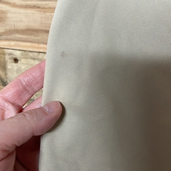 Izod XFG size 4 khaki color cool-fx microfiber x-treme function golf shorts - Picture 7 of 11